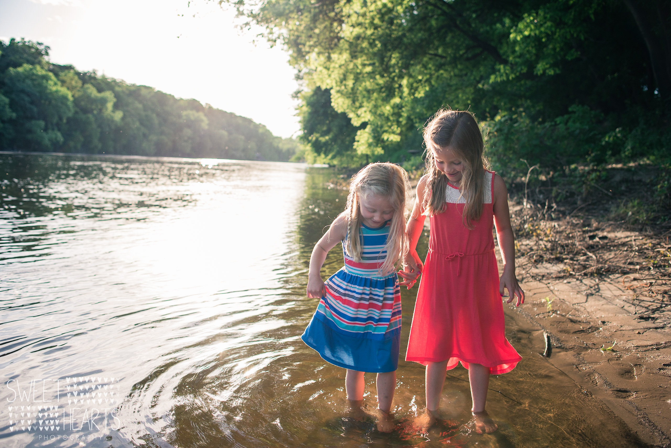 sunset photo session on the mississippi river